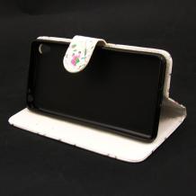 Кожен калъф Flip тефтер Flexi със стойка за Sony Xperia E5 - бял / розови цветя / брокат