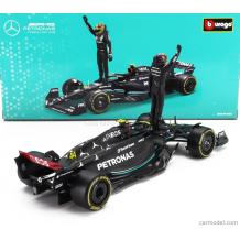 Метална кола Mercedes-AMG F1 W14 E Performance Team Mercedes-AMG Petronas Formula One Team Lewis Hamilton Season 2023 with standing pilot figure - Bburago 1:24