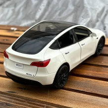Метална кола с отварящи се врати светлини и звуци Tesla Model Y - 1:24