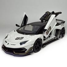 Метална кола с отварящи се врати капаци светлини и звуци Lamborghini Aventador SVJ 63 1:32 - бял