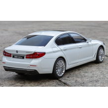 Метална кола с отварящи се врати, капаци, светлини и звуци BMW 5 Series 530LI 1:18