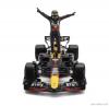 Метална кола Red Bull Racing RB19 Team Oracle Red Bull Racing Max Verstappen Formula 1 World Champion 2023 with standing pilot figure - Bburago 1:24 