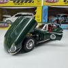 Метална кола с отварящи се врати капаци светлини и звуци Jaguar E-Type Reborn 1961 1:24