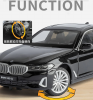 Метална кола с отварящи се врати, капаци, светлини и звуци BMW 5 Series 530LI 1:18